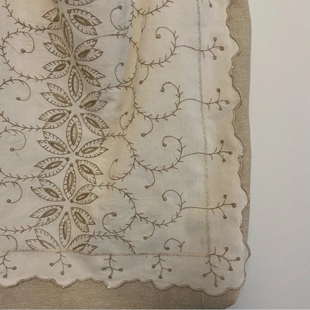 Beige and Cream Vintage Embroidered Linens Tote Bag - Picture 3 of 10